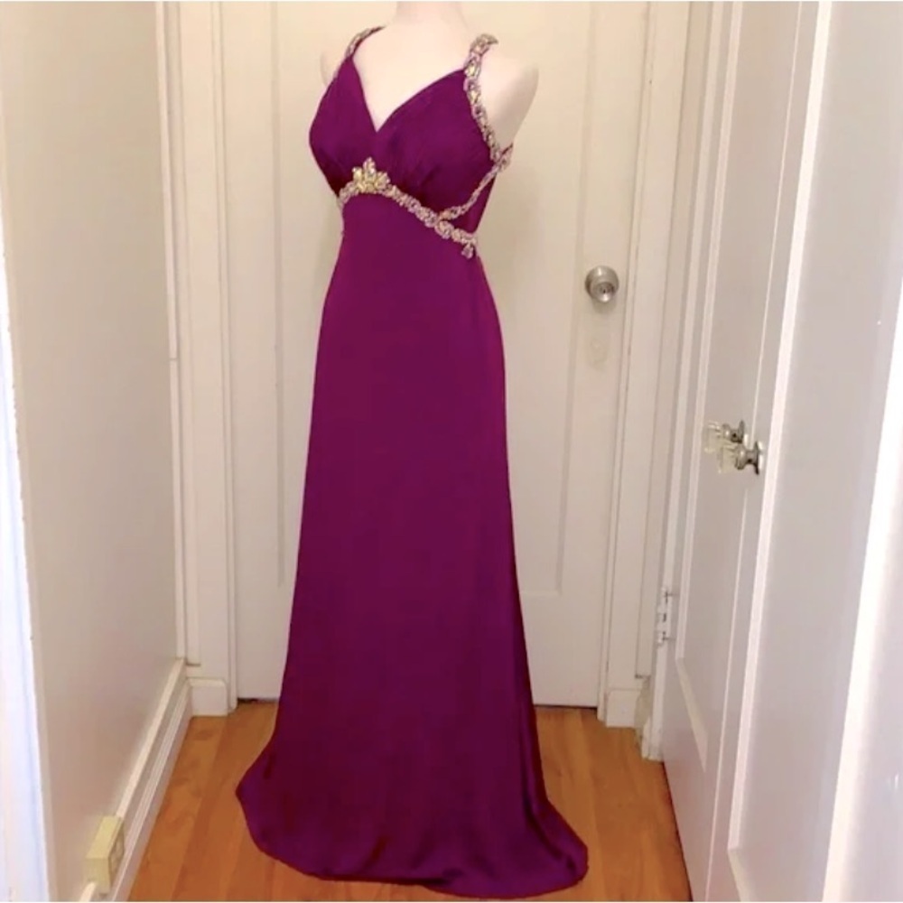 Tony Bowls Evening Gown Magenta with Rhinestones Size 4 - Picture 11 of 13